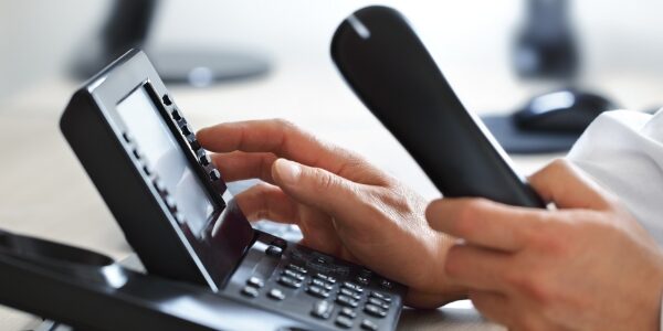 Permalink to Your guide to choosing between VoIP softphones and hardphones