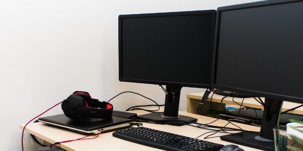 Permalink to How a dual monitor system can benefit your business