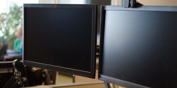Permalink to Use dual monitor systems for improved productivity
